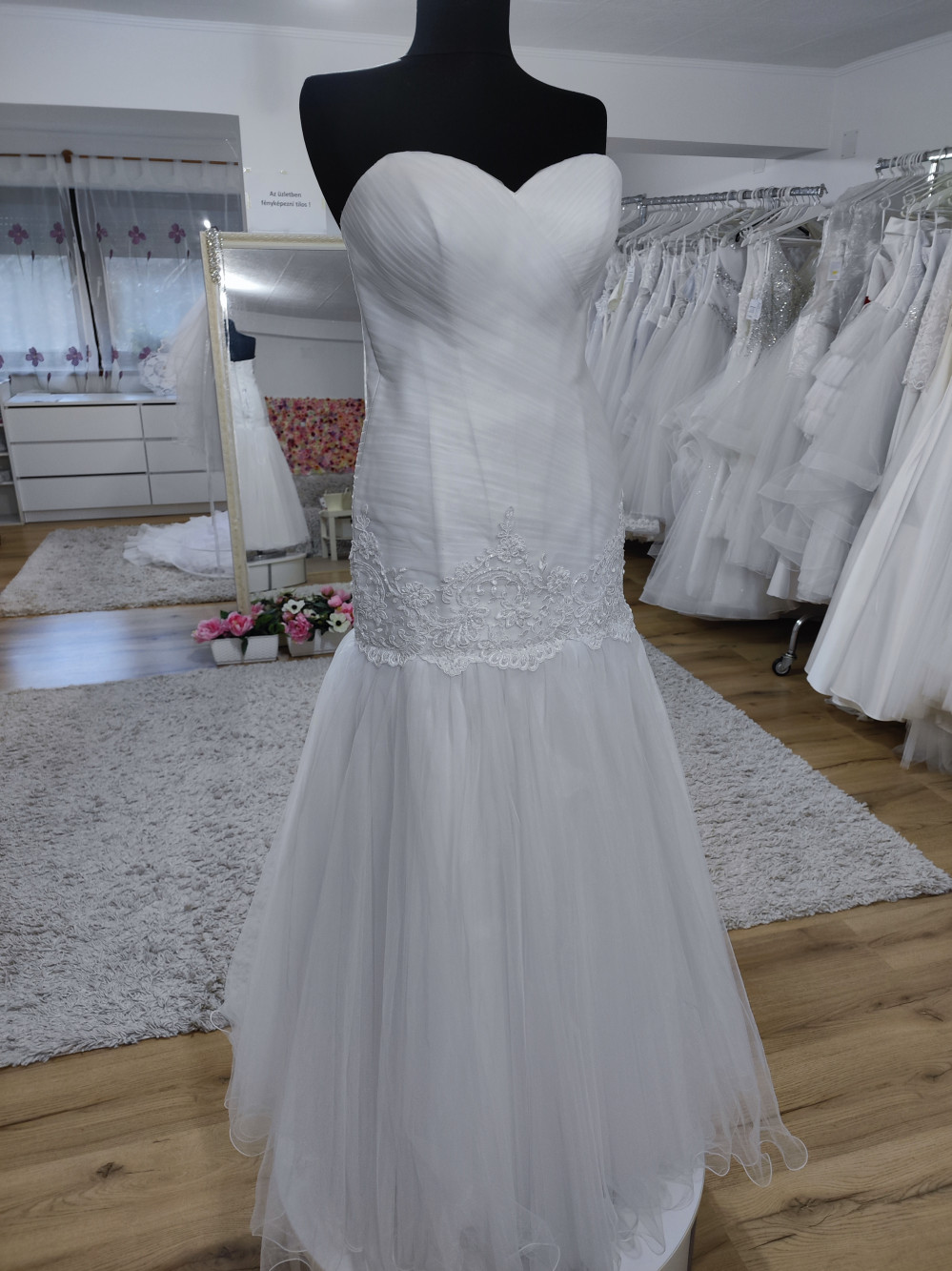 Hódmezővásárhely menyasszonyi ruha 