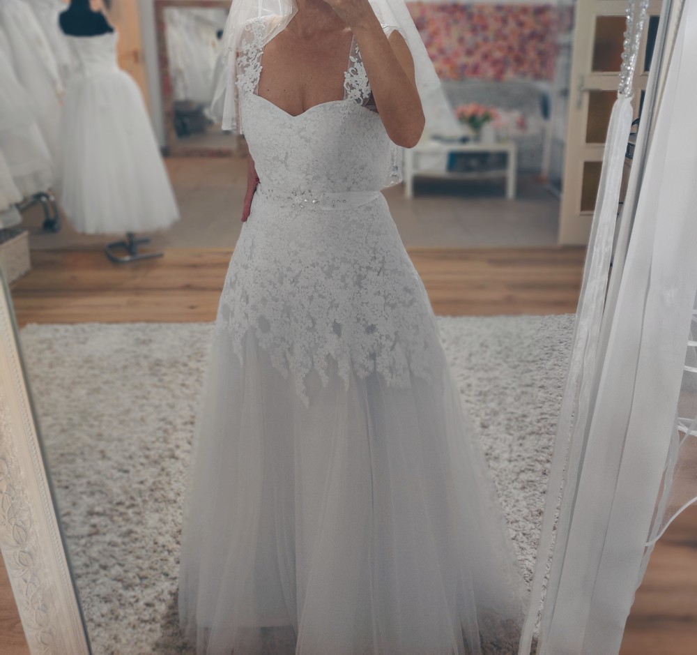 Tolna menyasszonyi ruha 