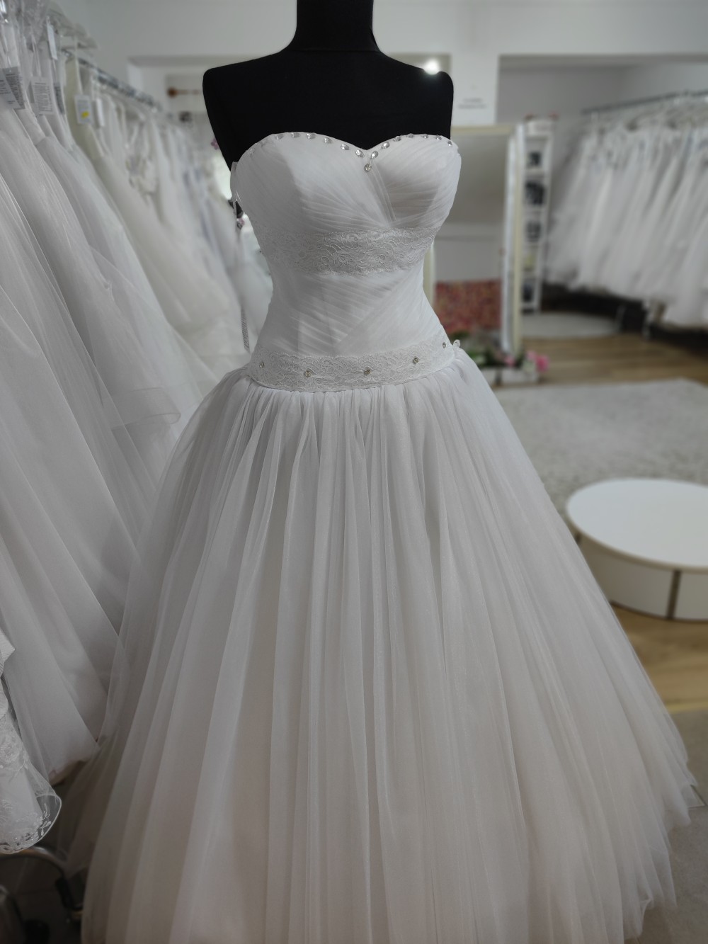 Pusztaszabolcs menyasszonyi ruha