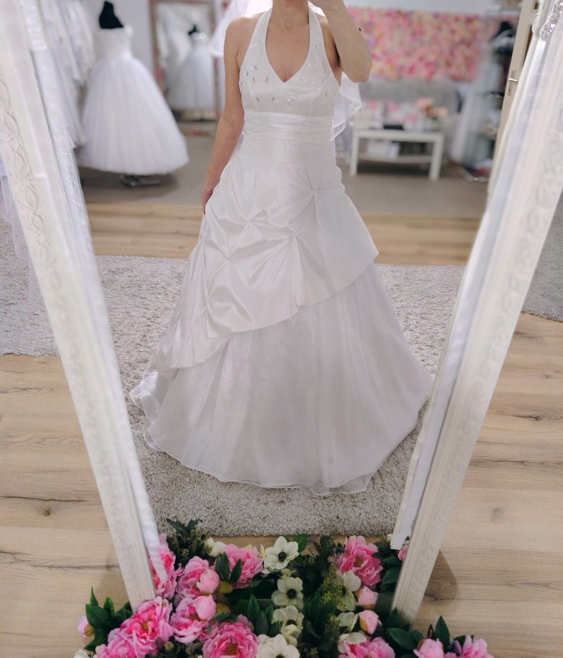 Kiskunhalas menyasszonyi ruha