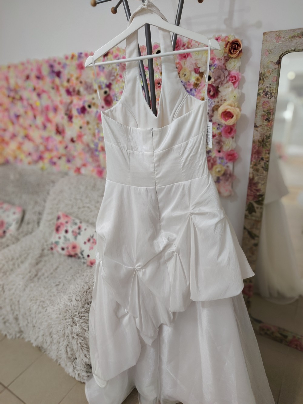 Kiskunhalas menyasszonyi ruha