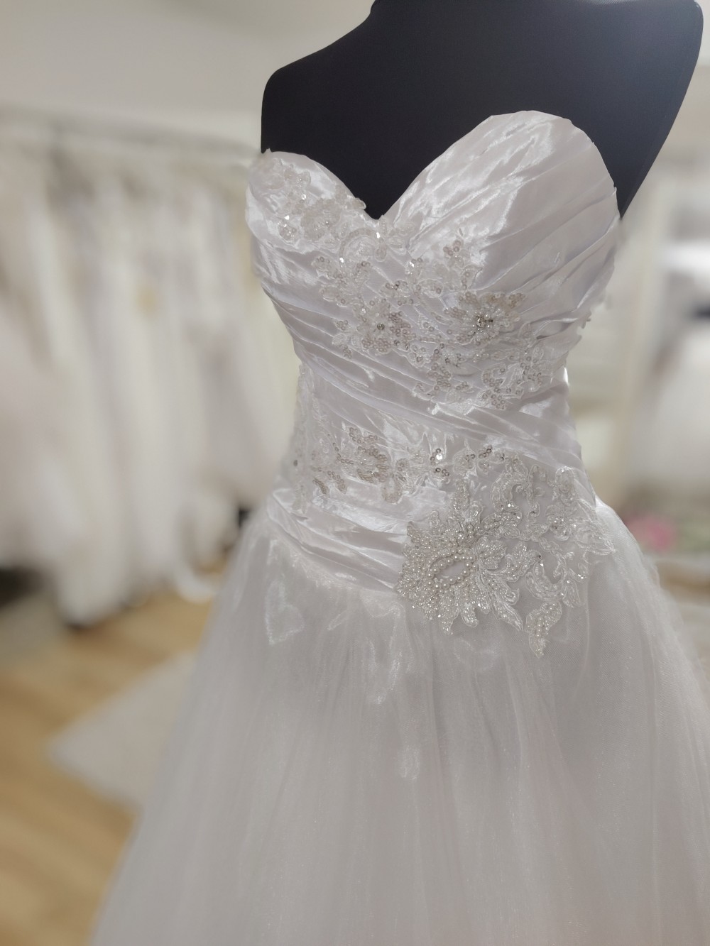 Tiszaújváros menyasszonyi ruha