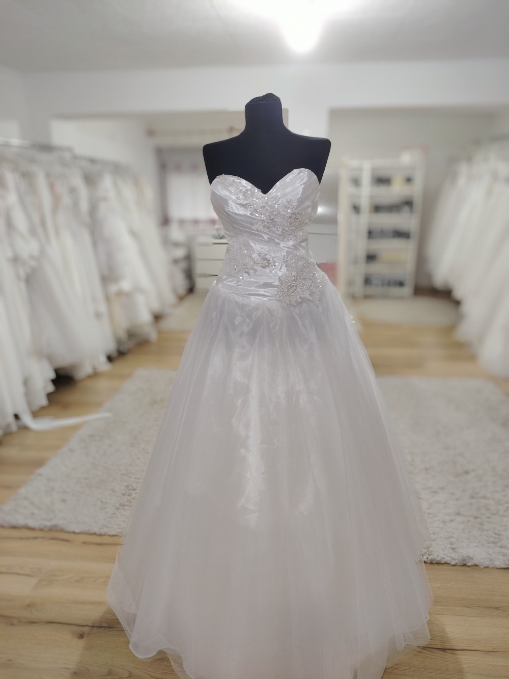 Tiszaújváros menyasszonyi ruha