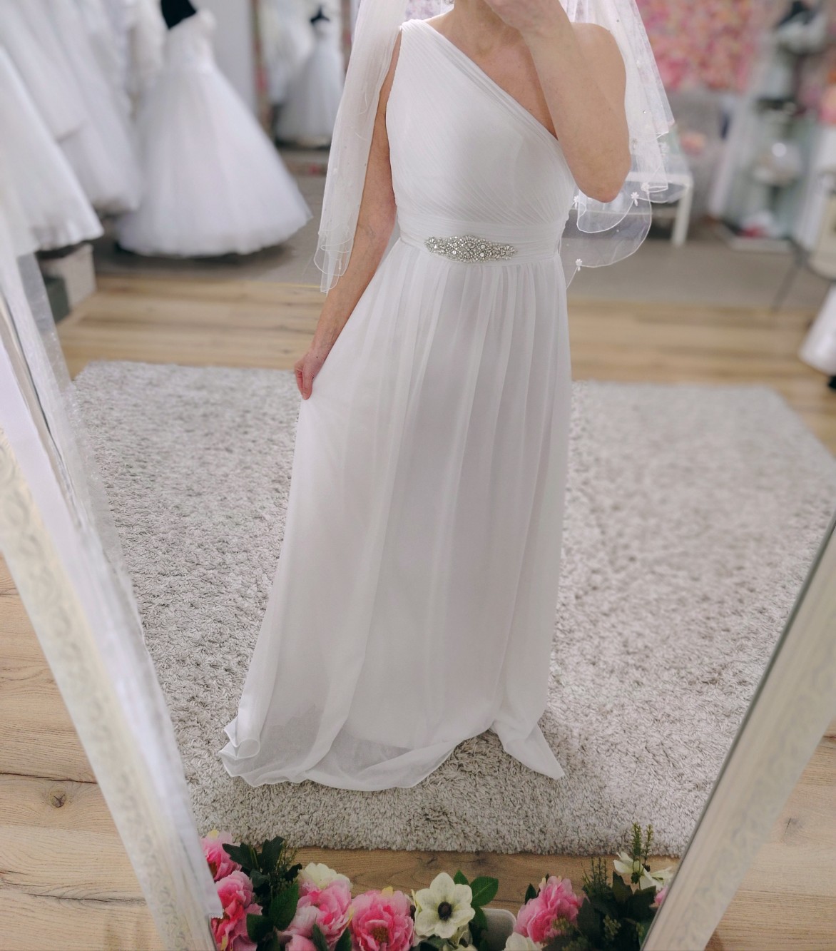 Pilisvörösvár menyasszonyi ruha